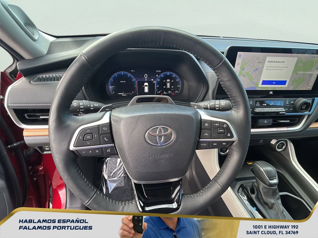 Used 2025 Toyota Grand Highlander AWD image 17