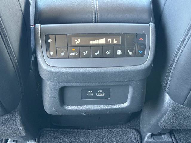 Used 2023 Nissan Pathfinder SL w/ SL Premium Package FWD image 17