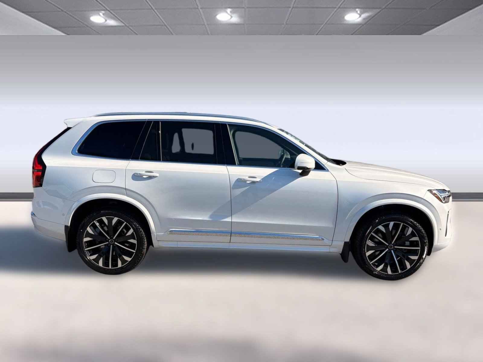 New 2026 Volvo XC90 T8 Plus w/ Protection Package image 8