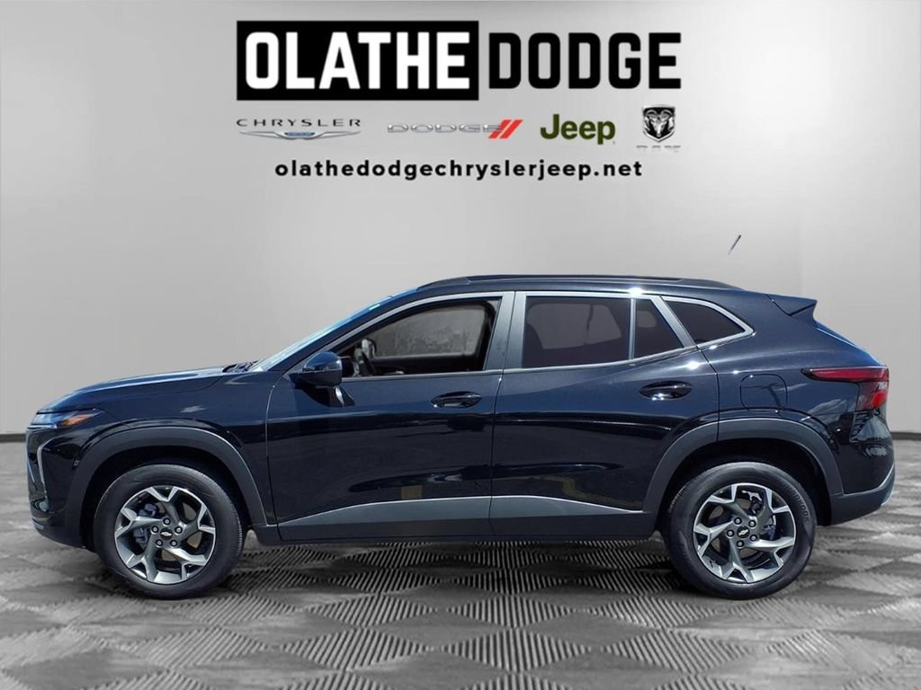 Used 2025 Chevrolet Trax LT FWD image 21