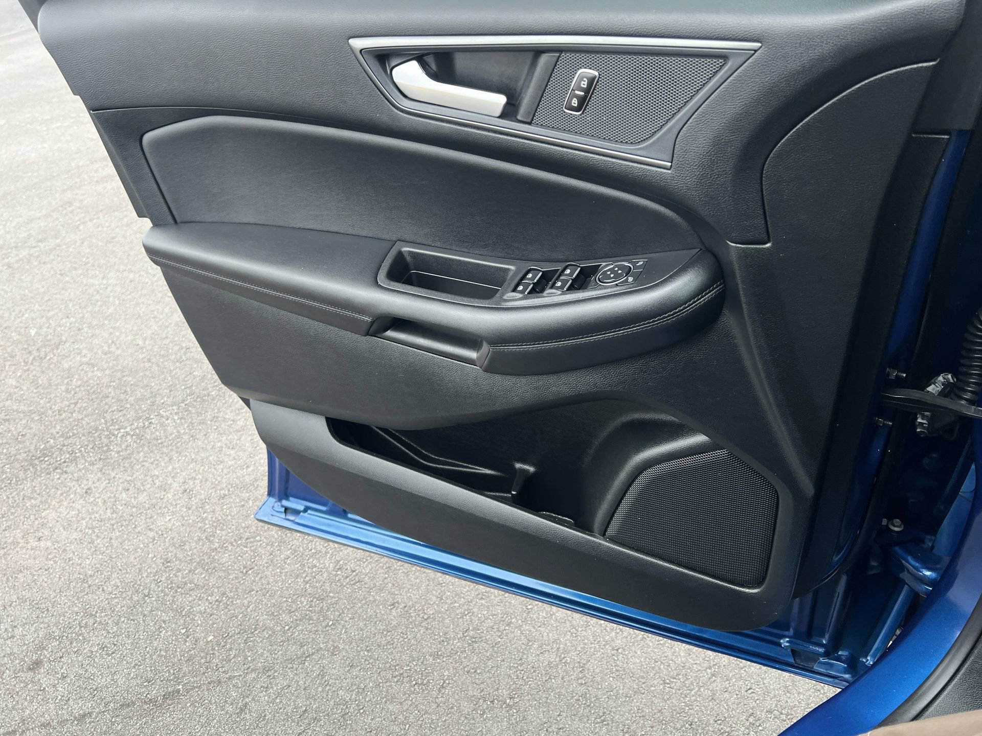 Certified 2023 Ford Edge SE w/ Black Appearance Package image 17