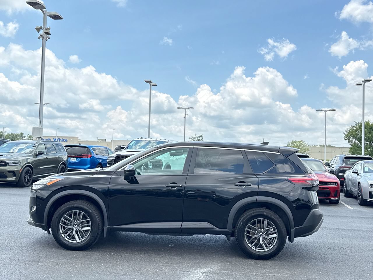 Used 2022 Nissan Rogue S FWD image 6