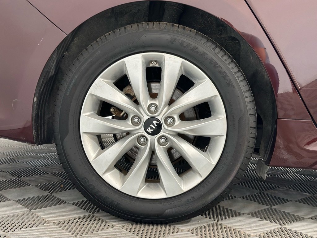 Used 2018 Kia Optima LX w/ 17" Alloy Wheels Package image 40