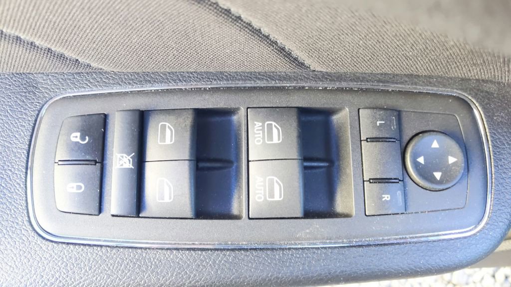 Used 2022 Dodge Charger SXT w/ Blacktop Package image 16