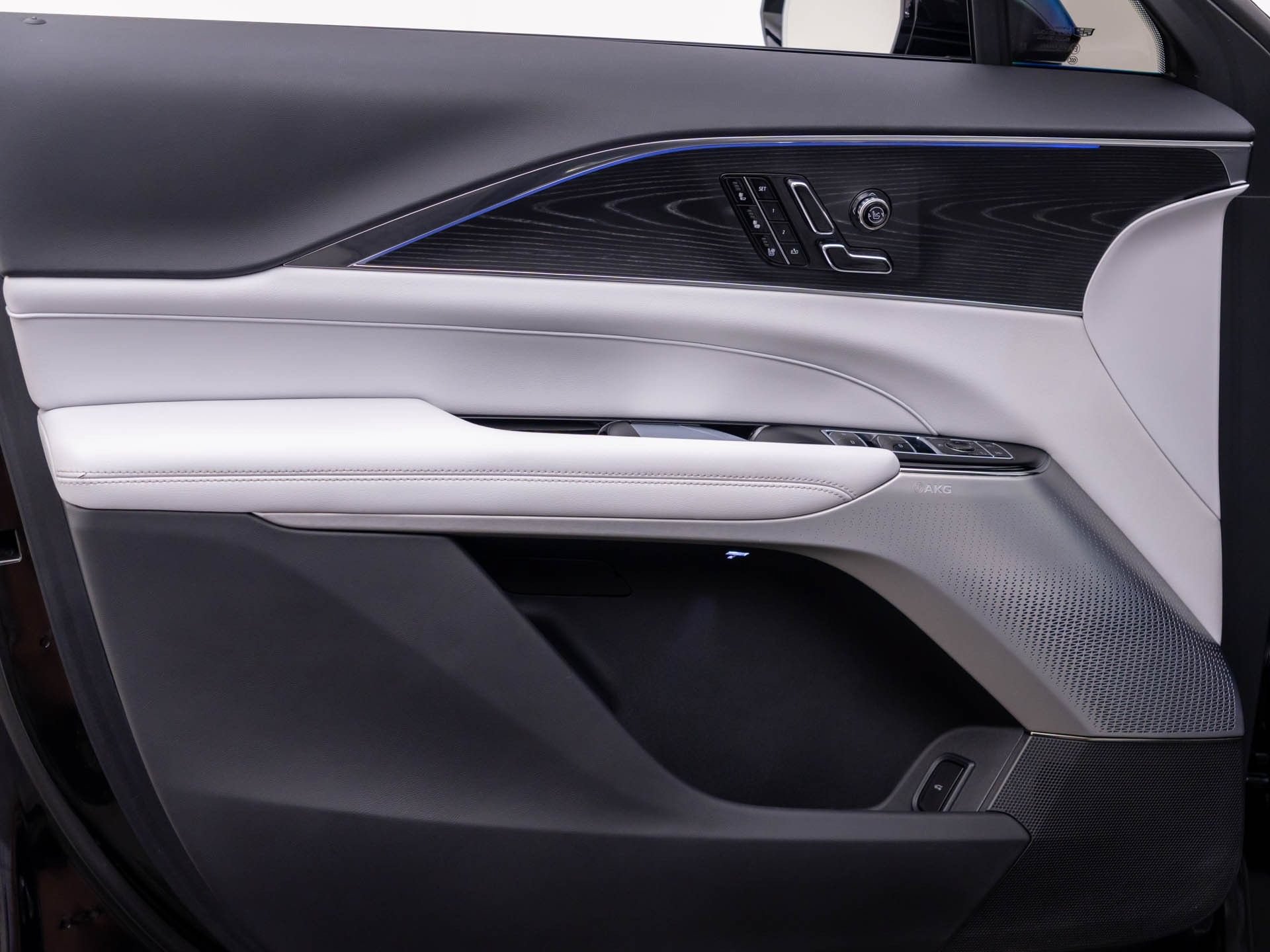 Certified 2024 Cadillac Lyriq Luxury RWD image 14