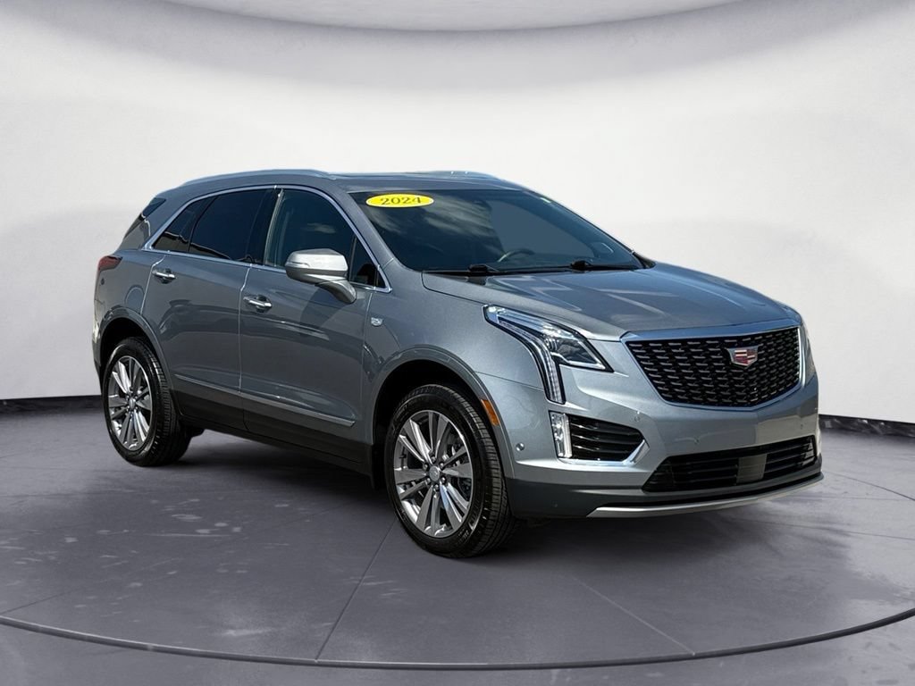 Used 2024 Cadillac XT5 Premium Luxury w/ Technology Package FWD image 9