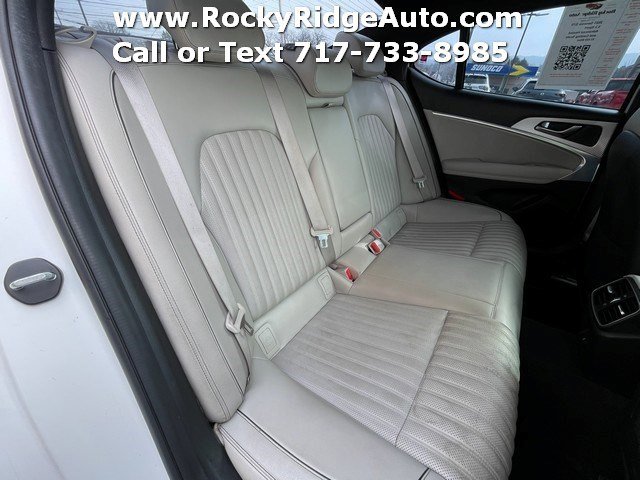 Used 2023 Genesis G70 3.3T w/ Sport Advanced Package image 27