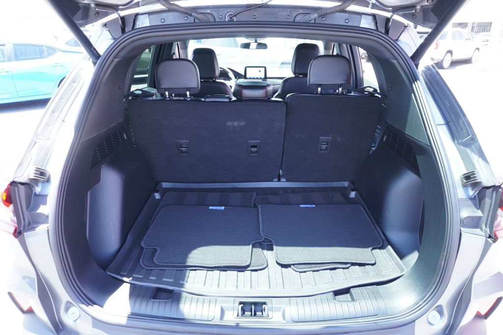 Used 2025 Ford Escape ST-Line w/ Equipment Group 301A FWD image 8