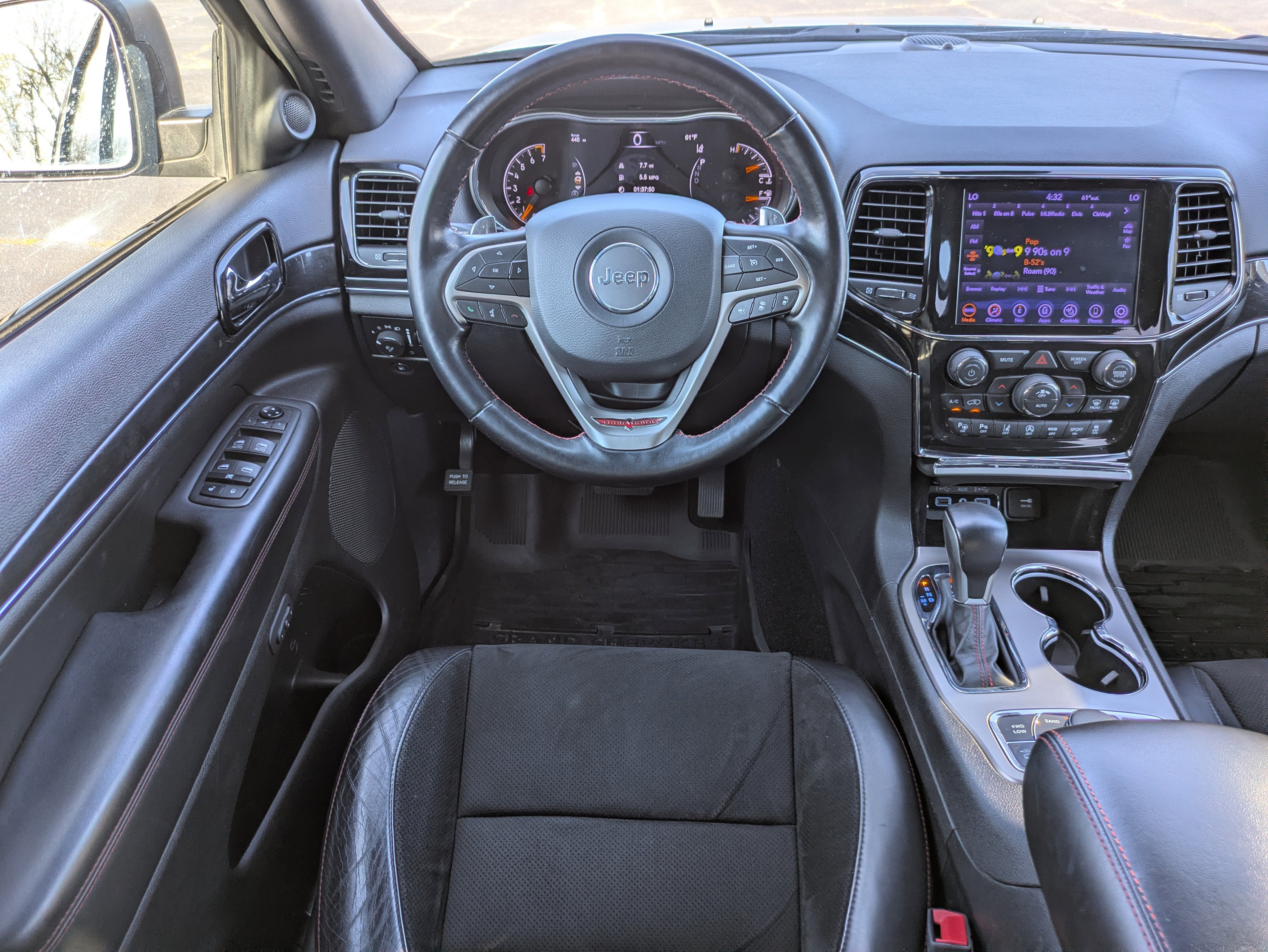 Used 2021 Jeep Grand Cherokee Trailhawk w/ Premium Lighting Group image 14