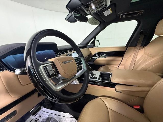 Certified 2025 Land Rover Range Rover Long Wheelbase SE AWD/4WD image 4