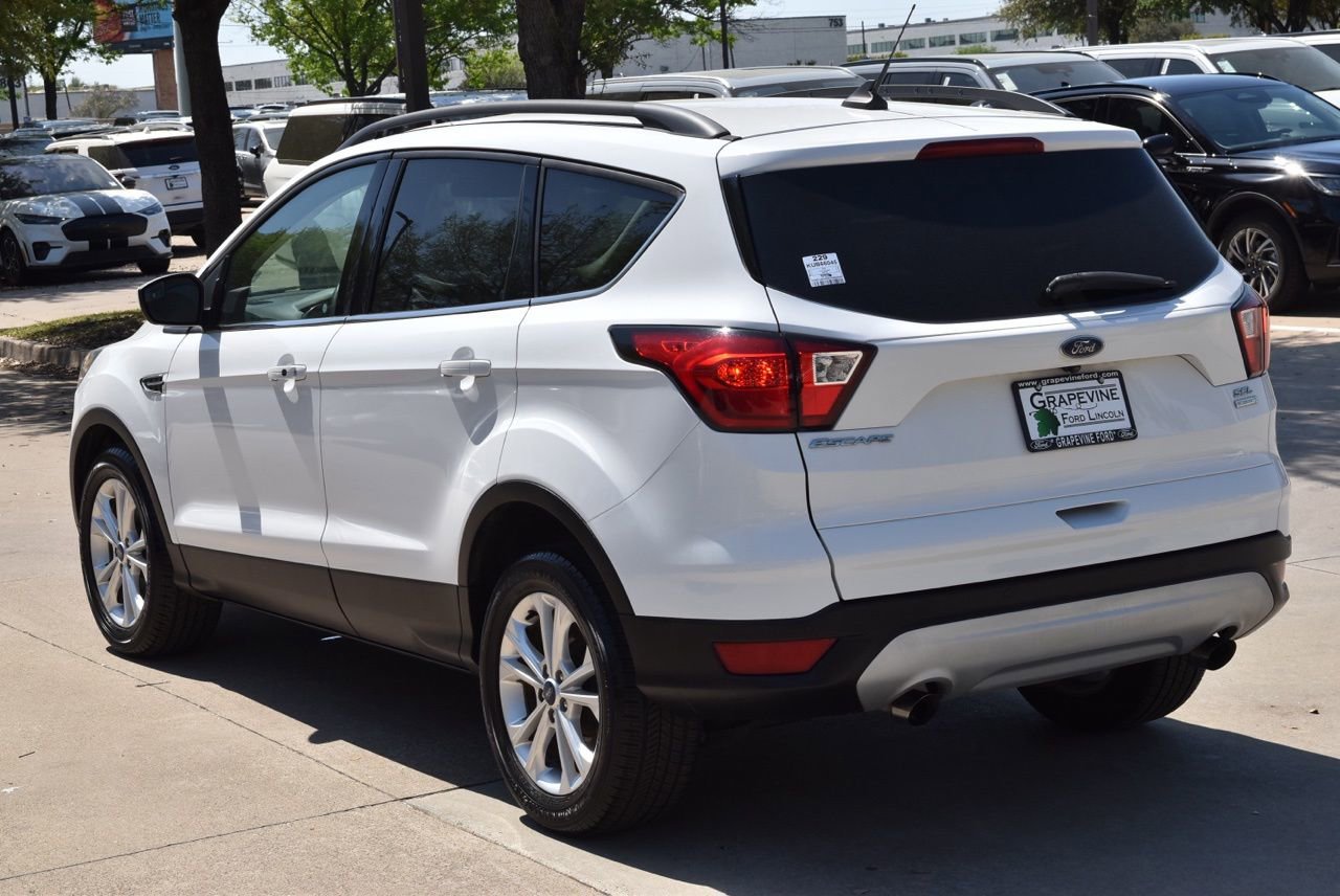 Used 2019 Ford Escape SEL image 10