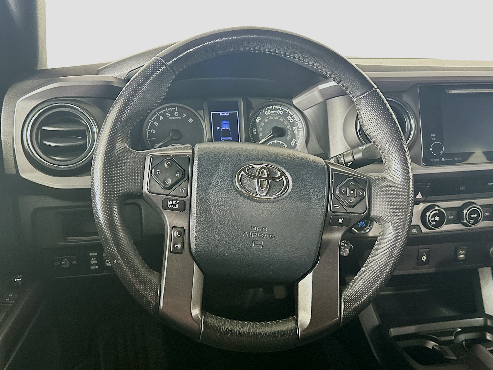 Used 2017 Toyota Tacoma TRD Sport w/ Tow Package (A/T) AWD/4WD image 18