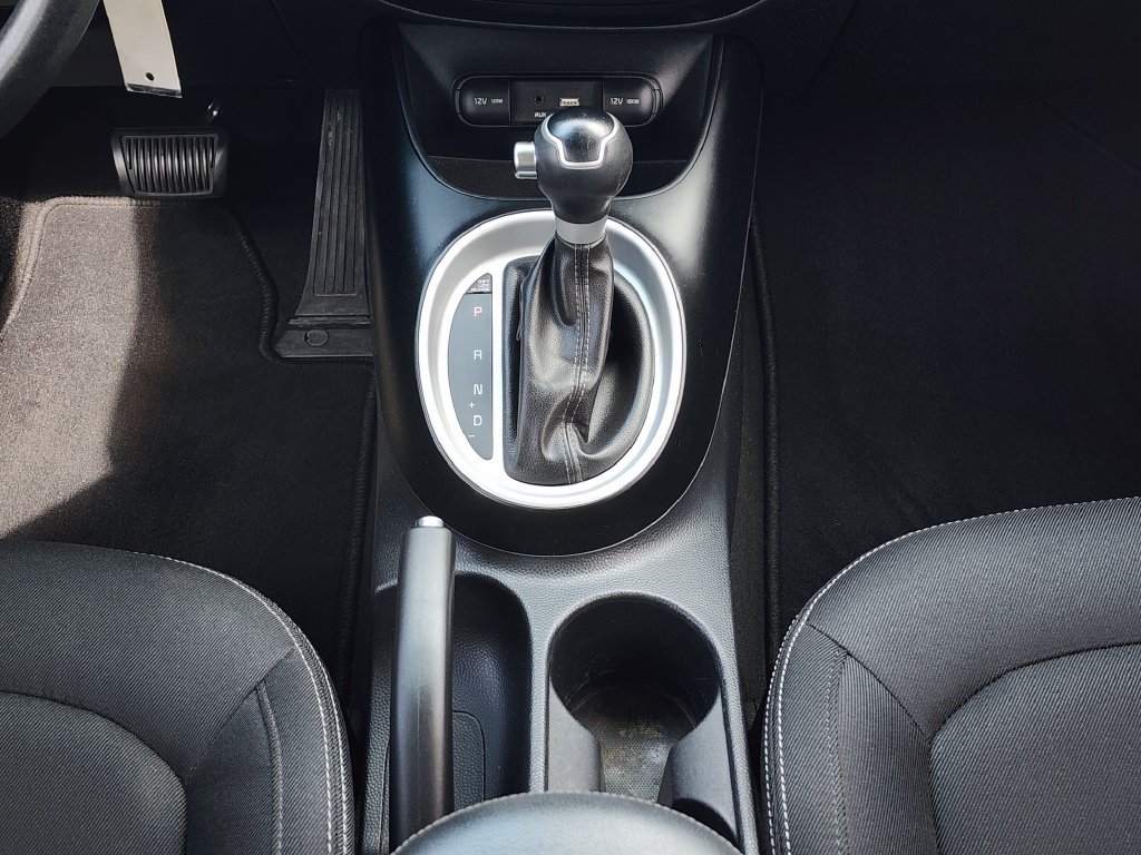Used 2017 Kia Soul + FWD image 20