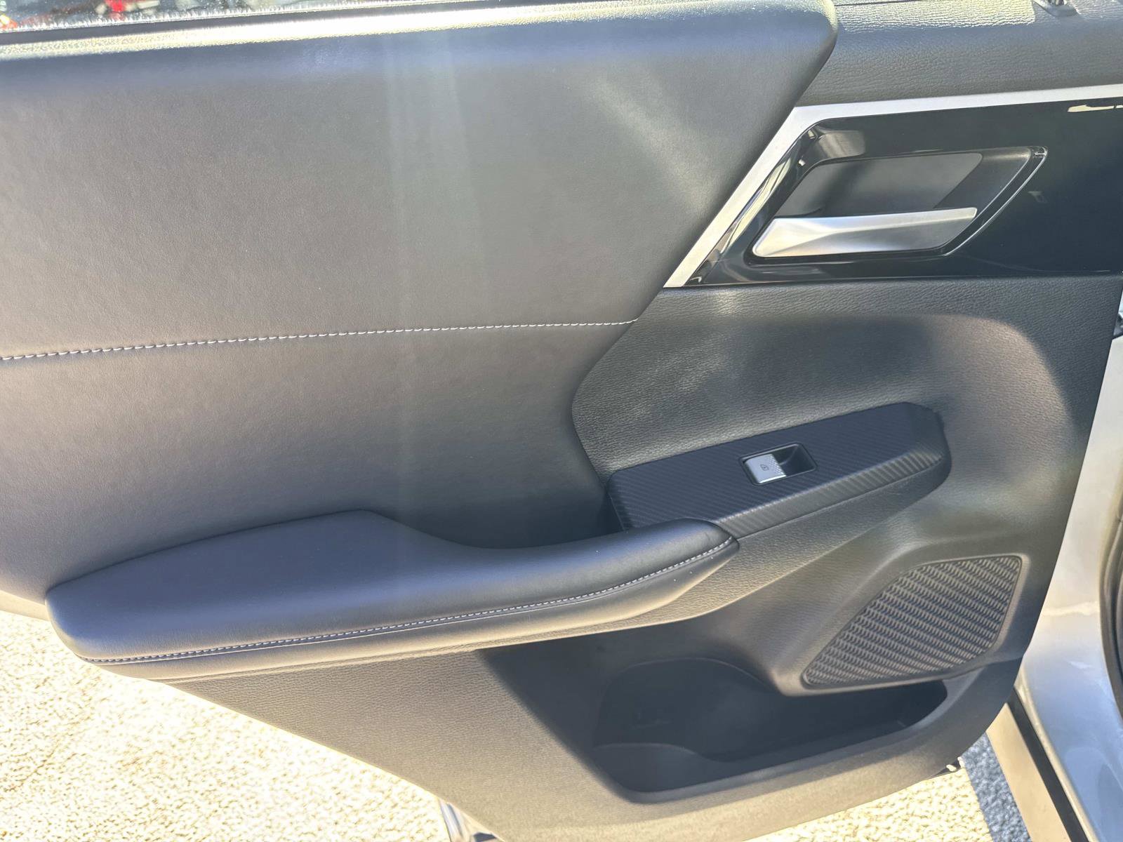 Used 2024 Mitsubishi Outlander FWD image 8