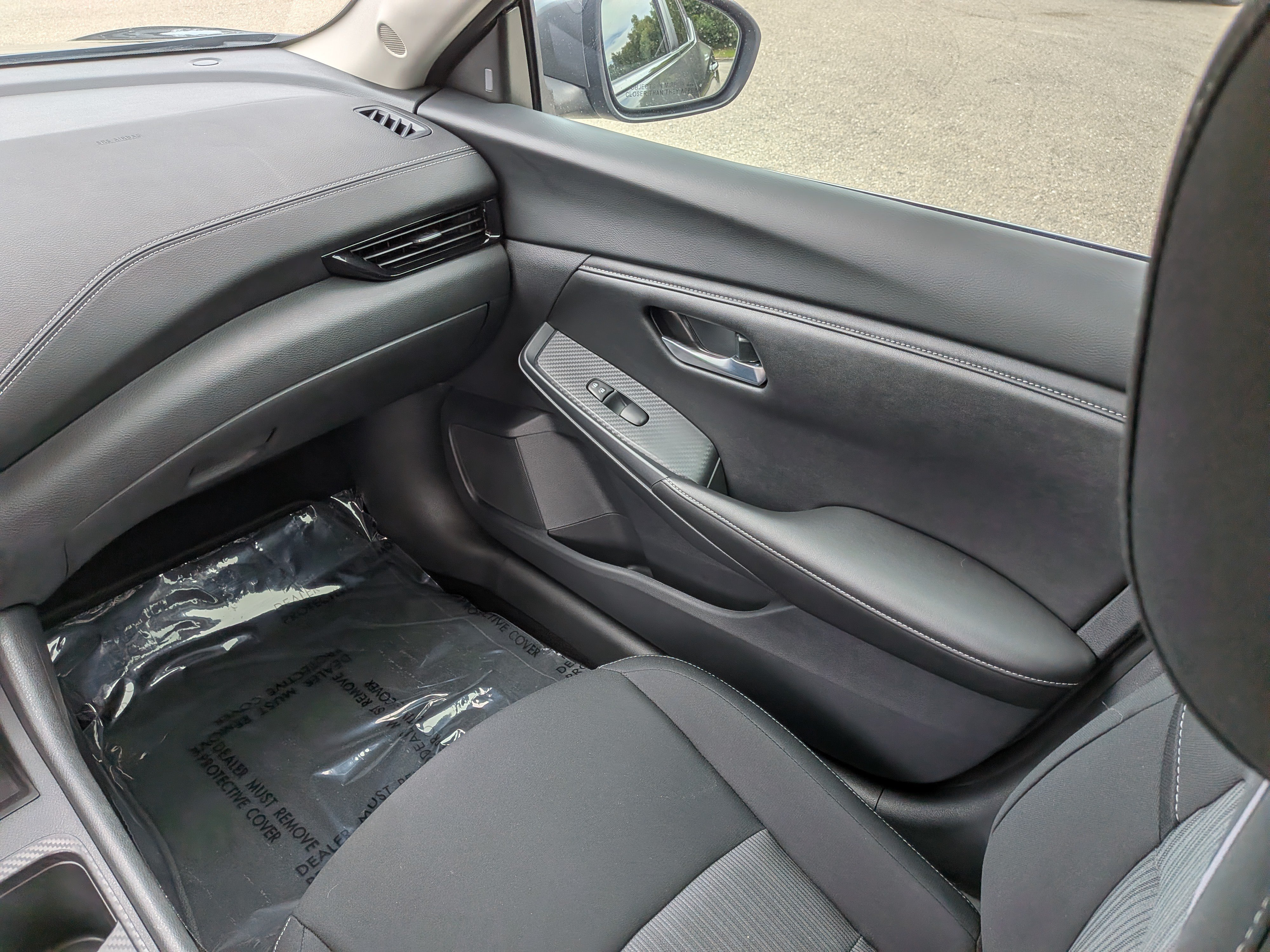 Used 2025 Nissan Sentra SV FWD image 19