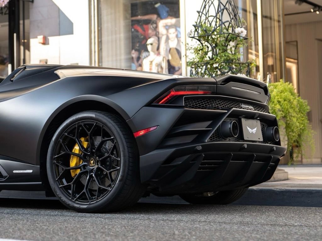 Used 2024 Lamborghini Huracan EVO AWD/4WD image 14