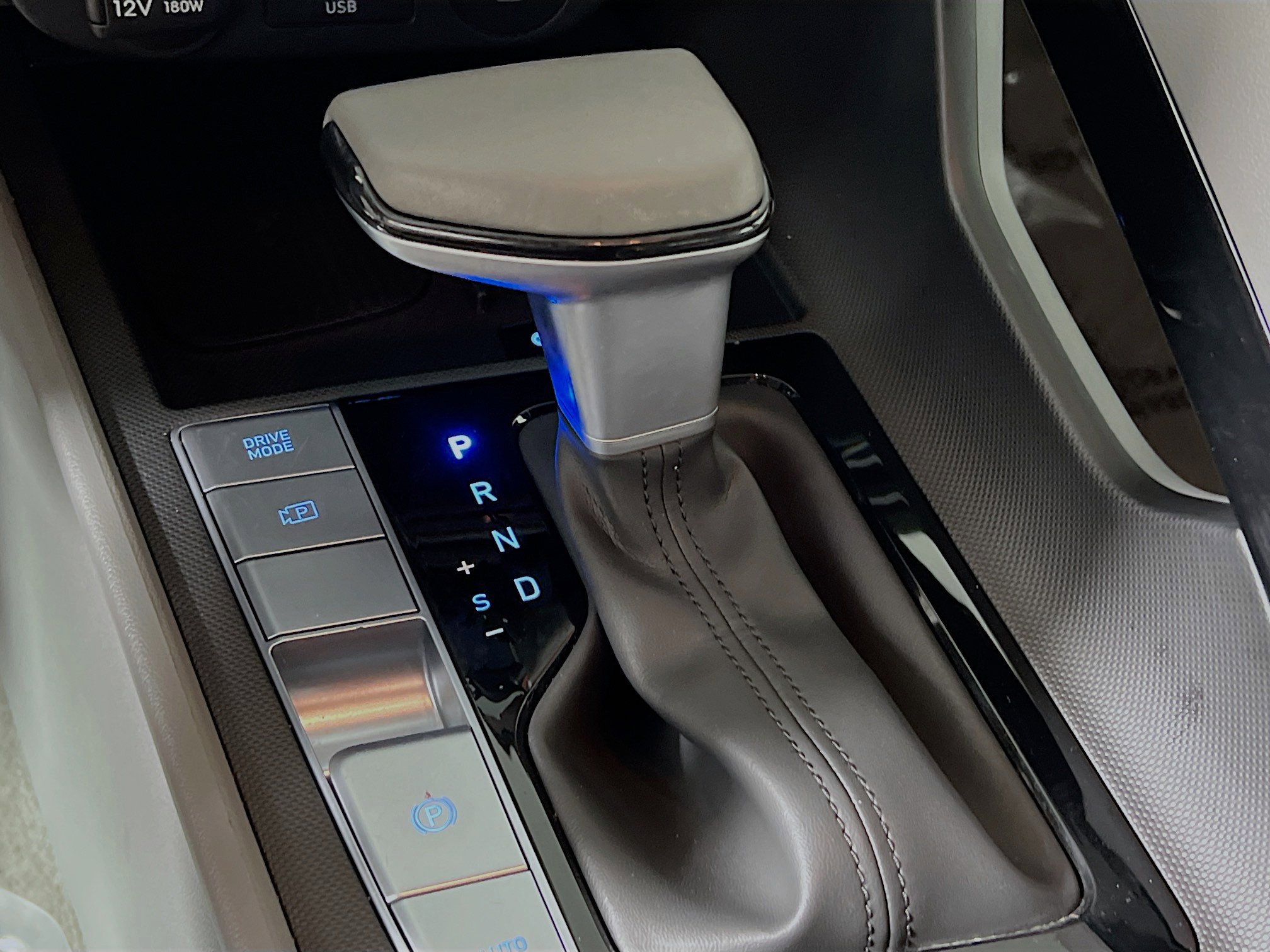 Used 2025 Hyundai Elantra SEL image 24