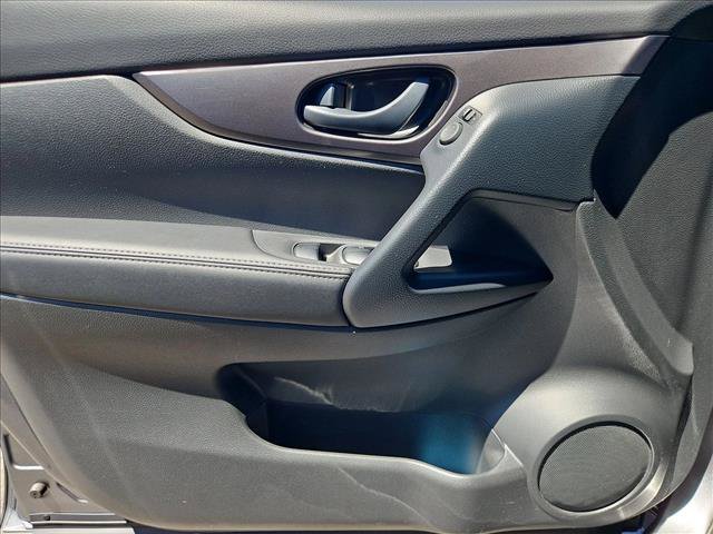 Used 2020 Nissan Rogue Sport S w/ Appearance Package FWD image 11