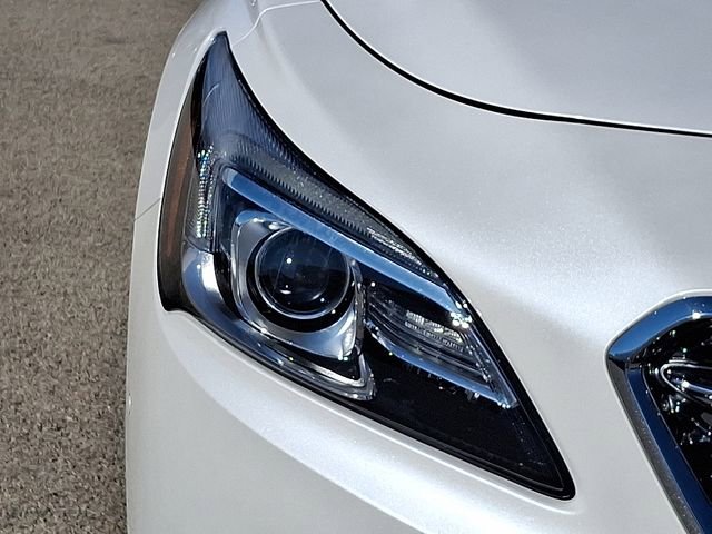 Used 2019 Buick LaCrosse Avenir w/ Driver Confidence Package II image 9