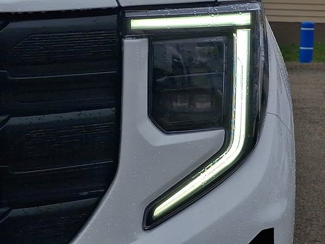 Used 2026 GMC Sierra 1500 Pro w/ Graphite Edition AWD/4WD image 9