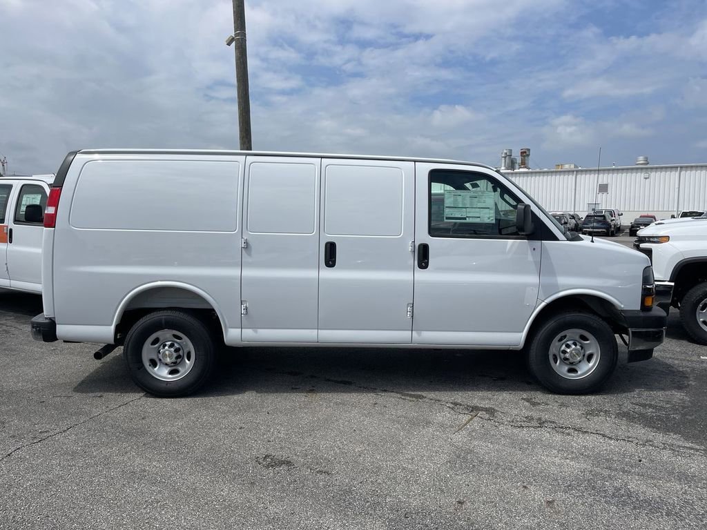 New 2025 Chevrolet Express 2500 w/ Driver Convenience Package RWD image 5