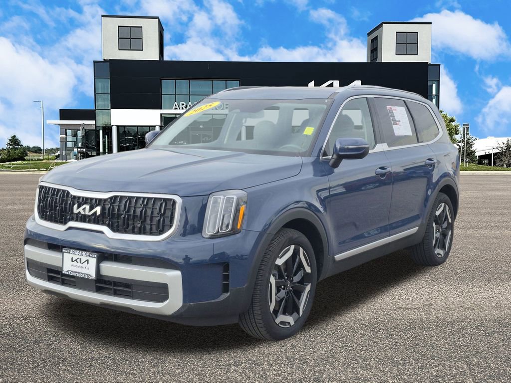 Certified 2025 Kia Telluride EX image 5