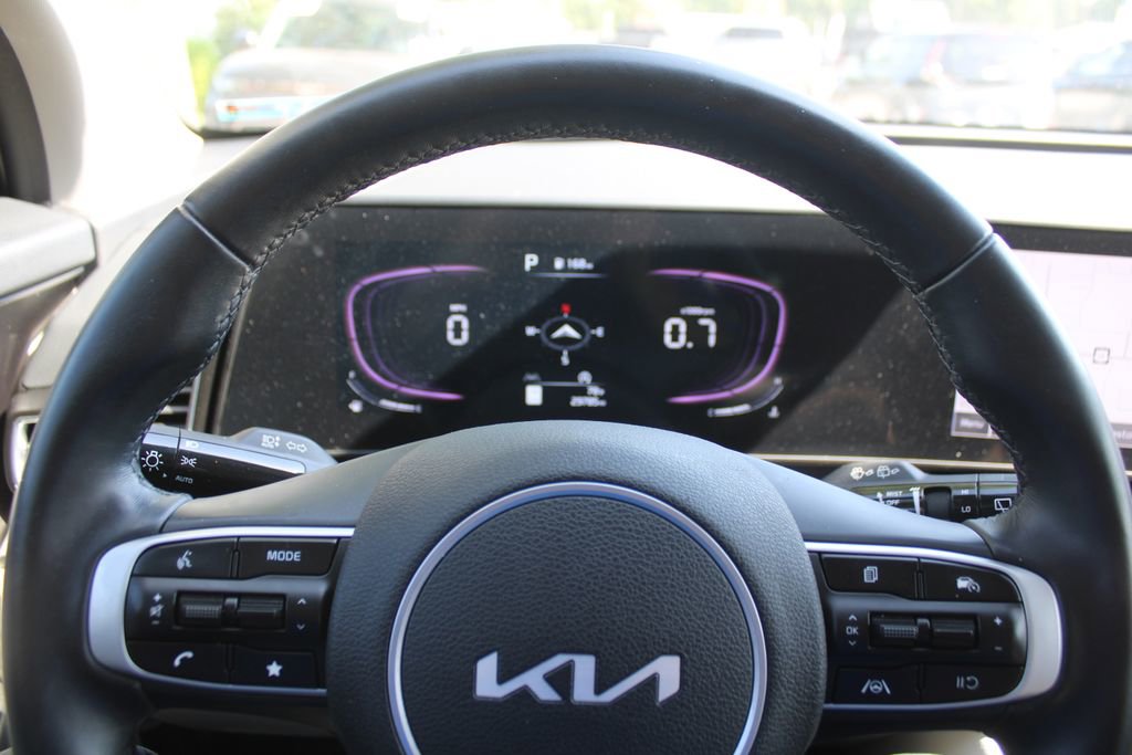 Used 2024 Kia Sportage EX image 24