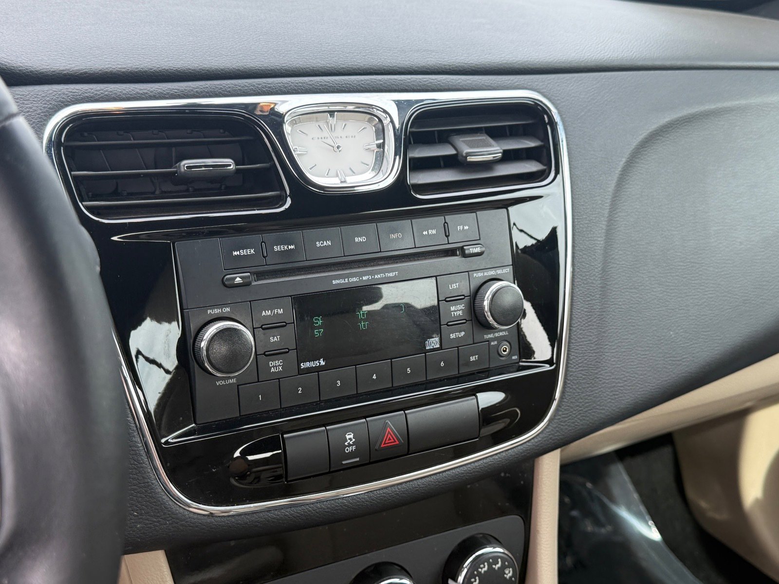 Used 2013 Chrysler 200 Touring image 19