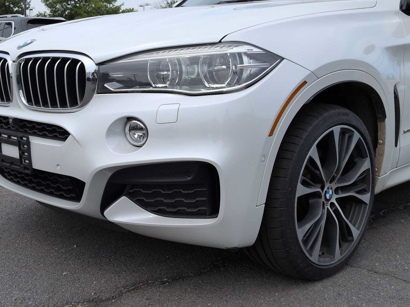 Used 2019 BMW X6 xDrive50i w/ M Sport Package AWD/4WD image 11