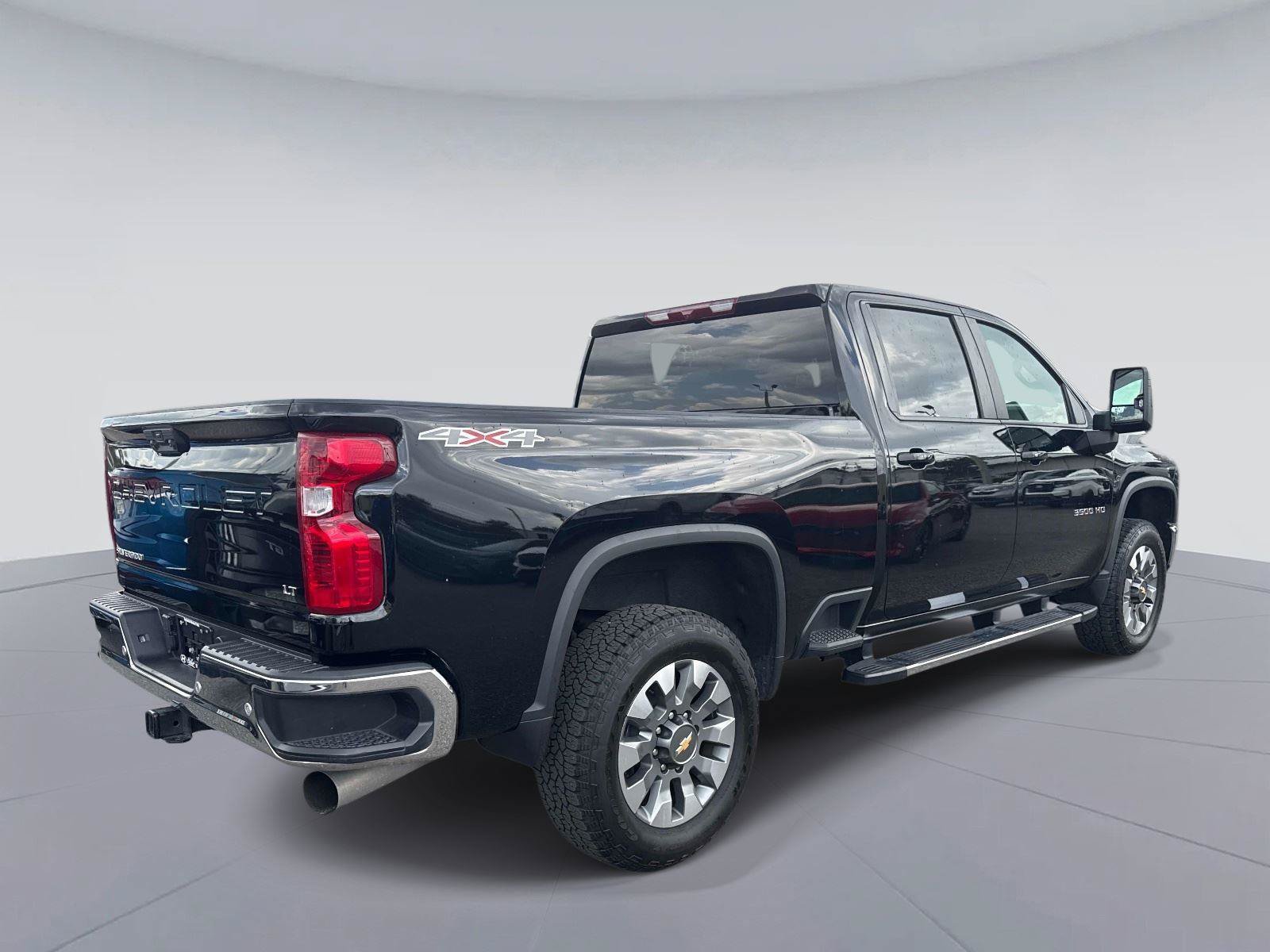Used 2025 Chevrolet Silverado 3500 LT w/ All Star Edition AWD/4WD image 3