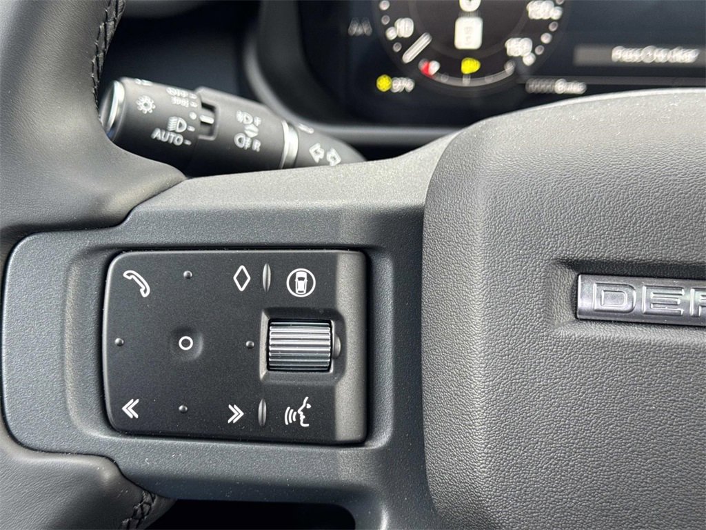 New 2026 Land Rover Defender 110 X-Dynamic SE image 24