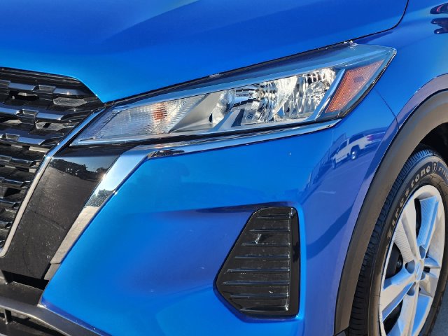 Used 2025 Nissan Kicks Play S FWD image 16