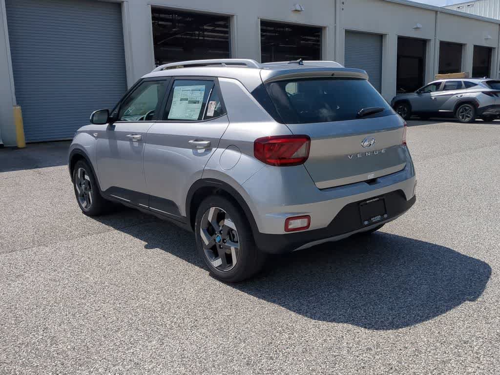 New 2026 Hyundai Venue SEL FWD image 4