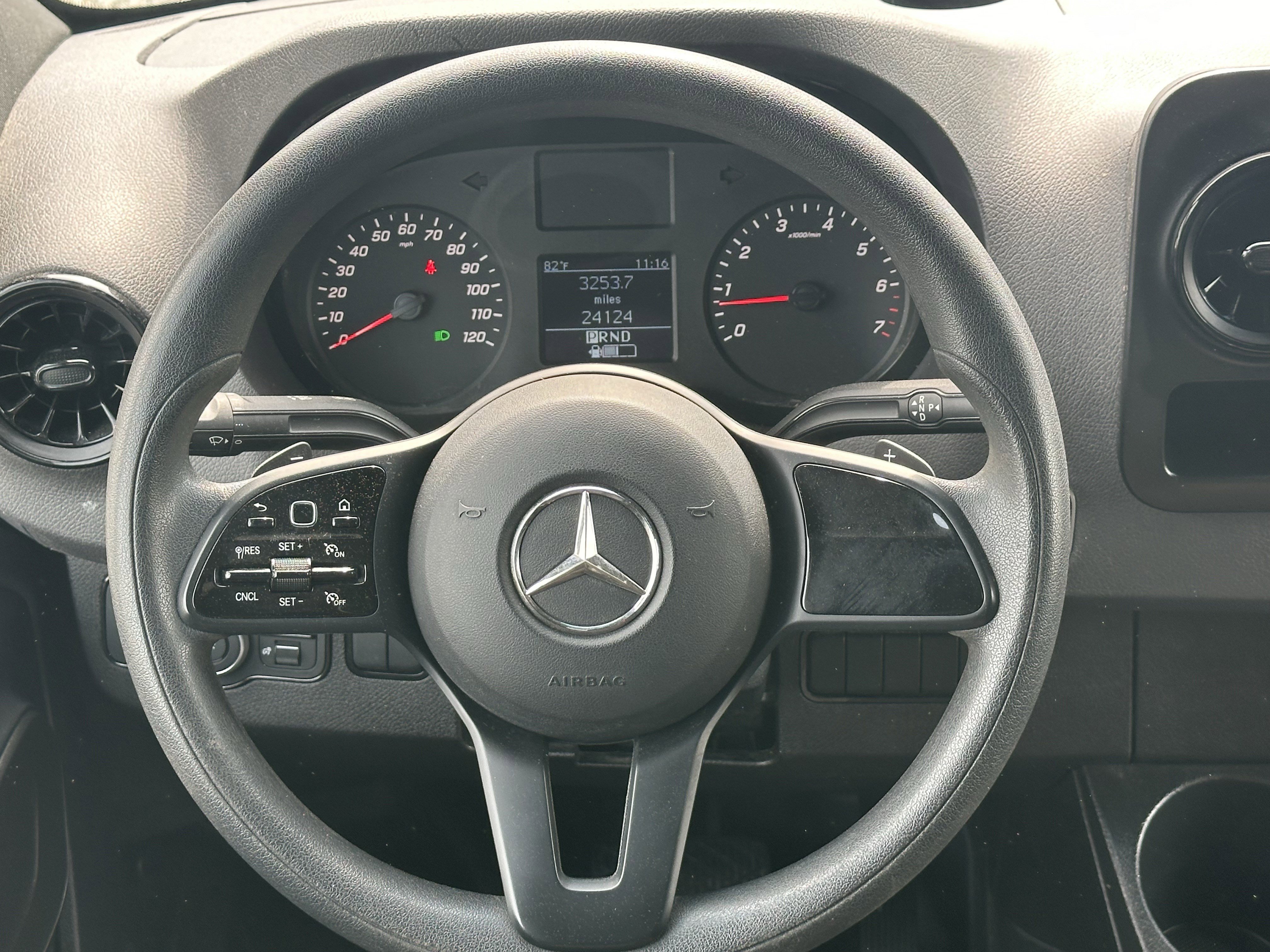 Used 2023 Mercedes-Benz Sprinter 2500 image 23