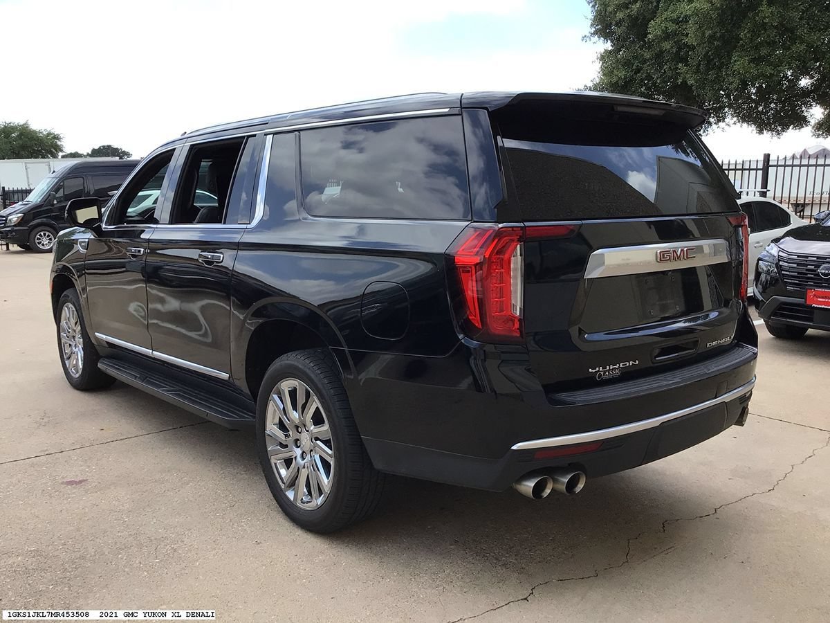 Used 2021 GMC Yukon XL Denali RWD image 6