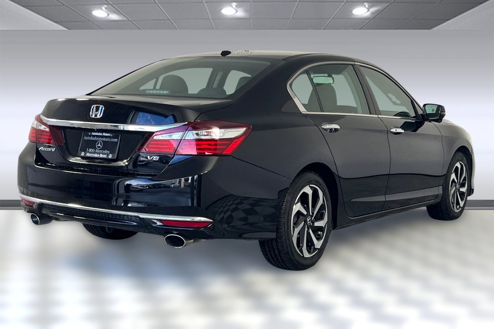 Used 2017 Honda Accord EX-L image 8