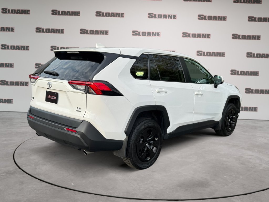 Used 2024 Toyota RAV4 LE AWD/4WD image 5
