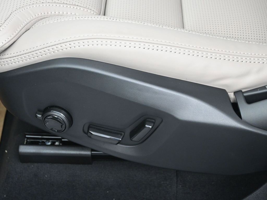 New 2026 Volvo XC90 B6 Ultra image 12