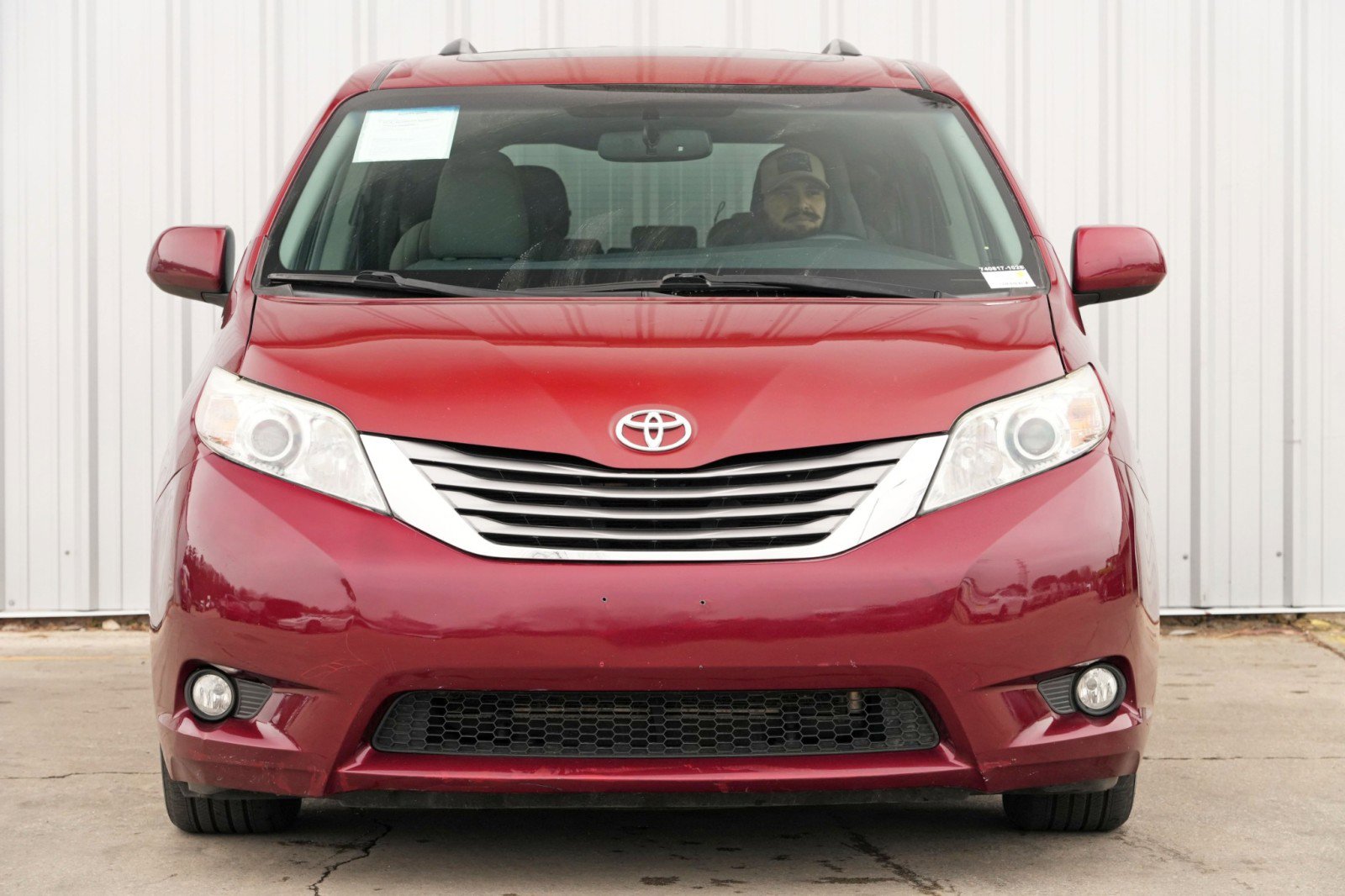 Used 2016 Toyota Sienna XLE FWD image 6
