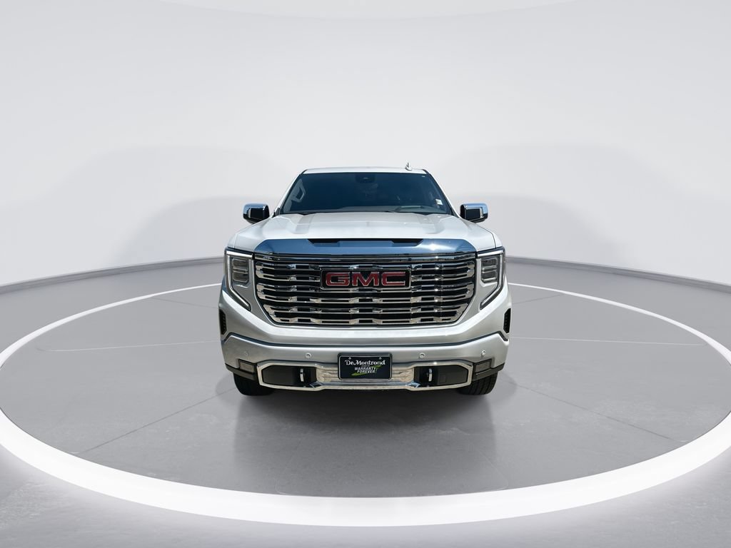 Used 2025 GMC Sierra 1500 Denali w/ Denali Reserve Package AWD/4WD image 3