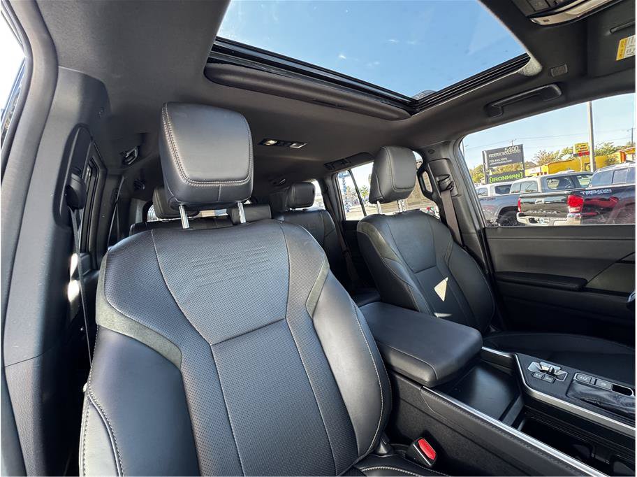 Used 2024 Lexus GX 550 AWD/4WD image 15