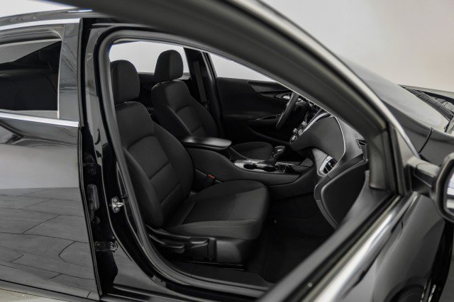 Used 2021 Chevrolet Malibu LS image 24