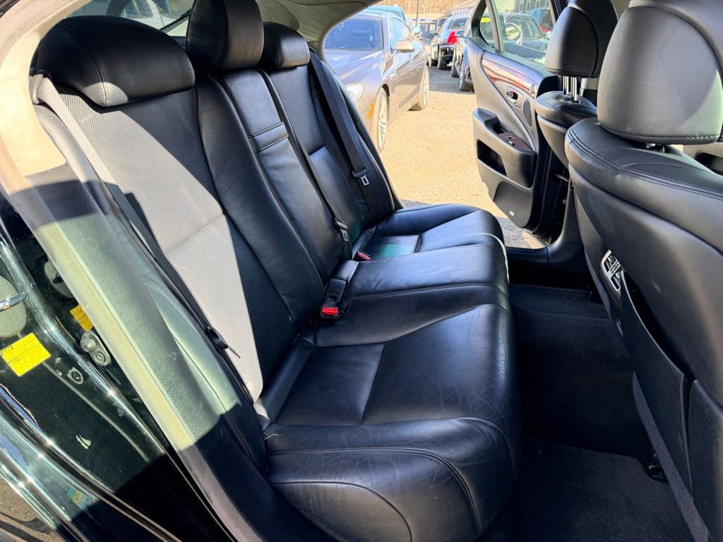 Used 2011 Lexus LS 460 AWD w/ Luxury Value Edition image 29