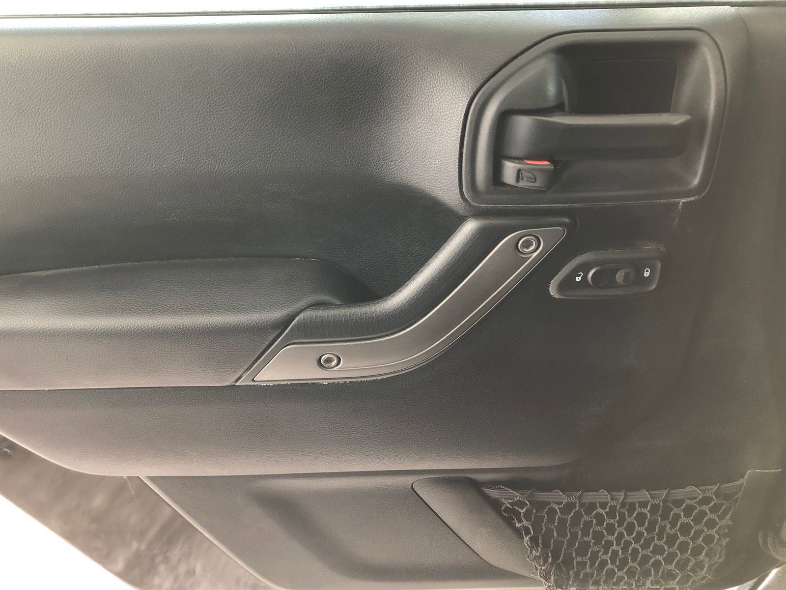 Used 2018 Jeep Wrangler Unlimited Sport S image 32