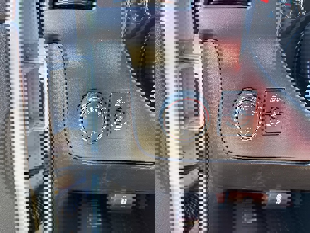 New 2025 Chevrolet Express 3500 Extended w/ Driver Convenience Package image 21