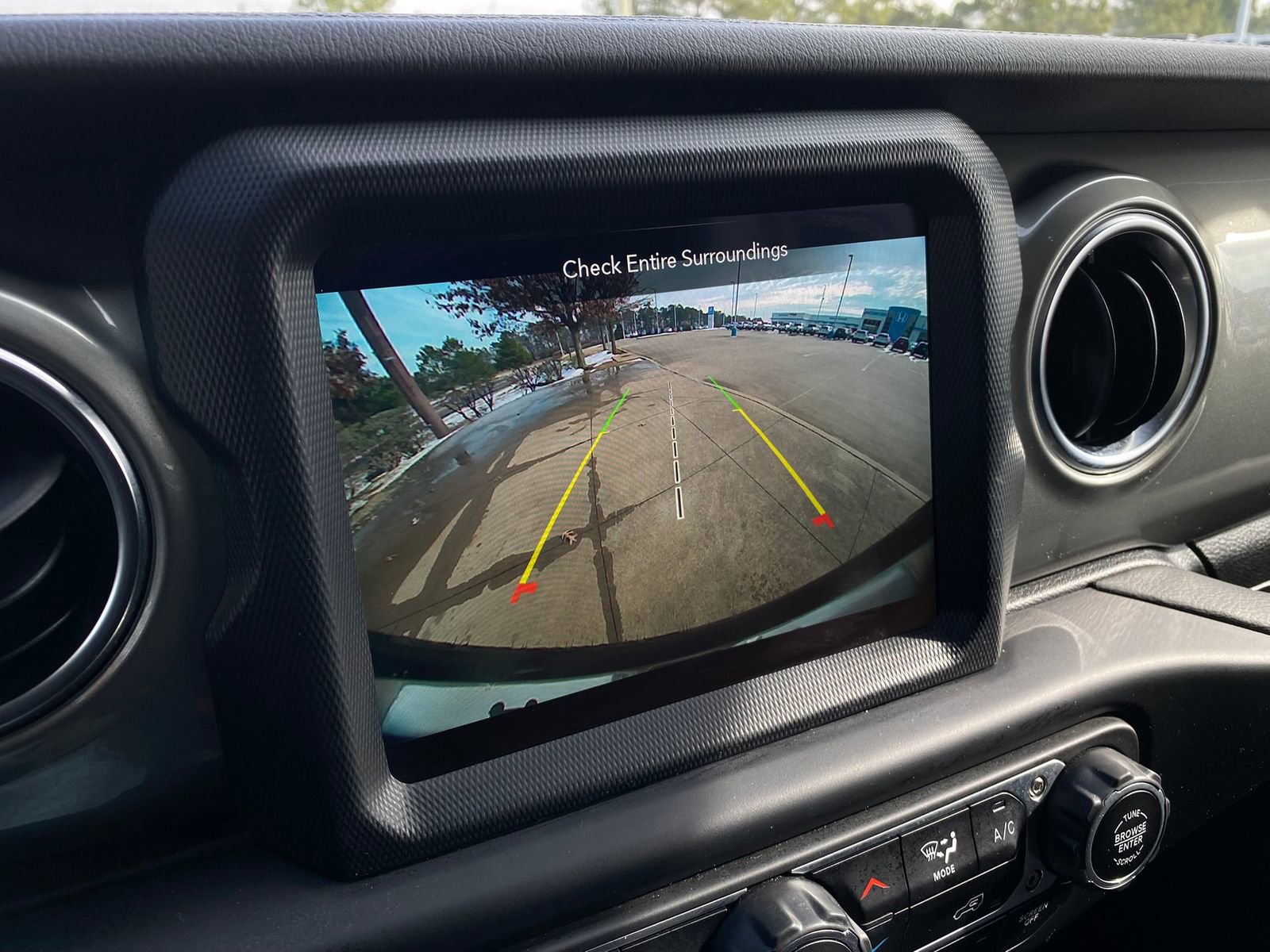 Used 2023 Jeep Wrangler Unlimited Sahara image 15