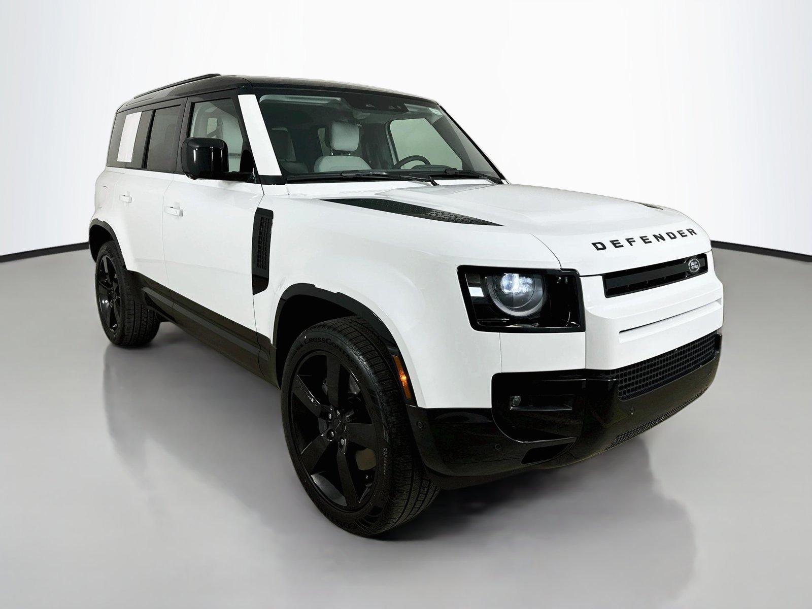 New 2026 Land Rover Defender 110 X-Dynamic SE AWD/4WD image 3