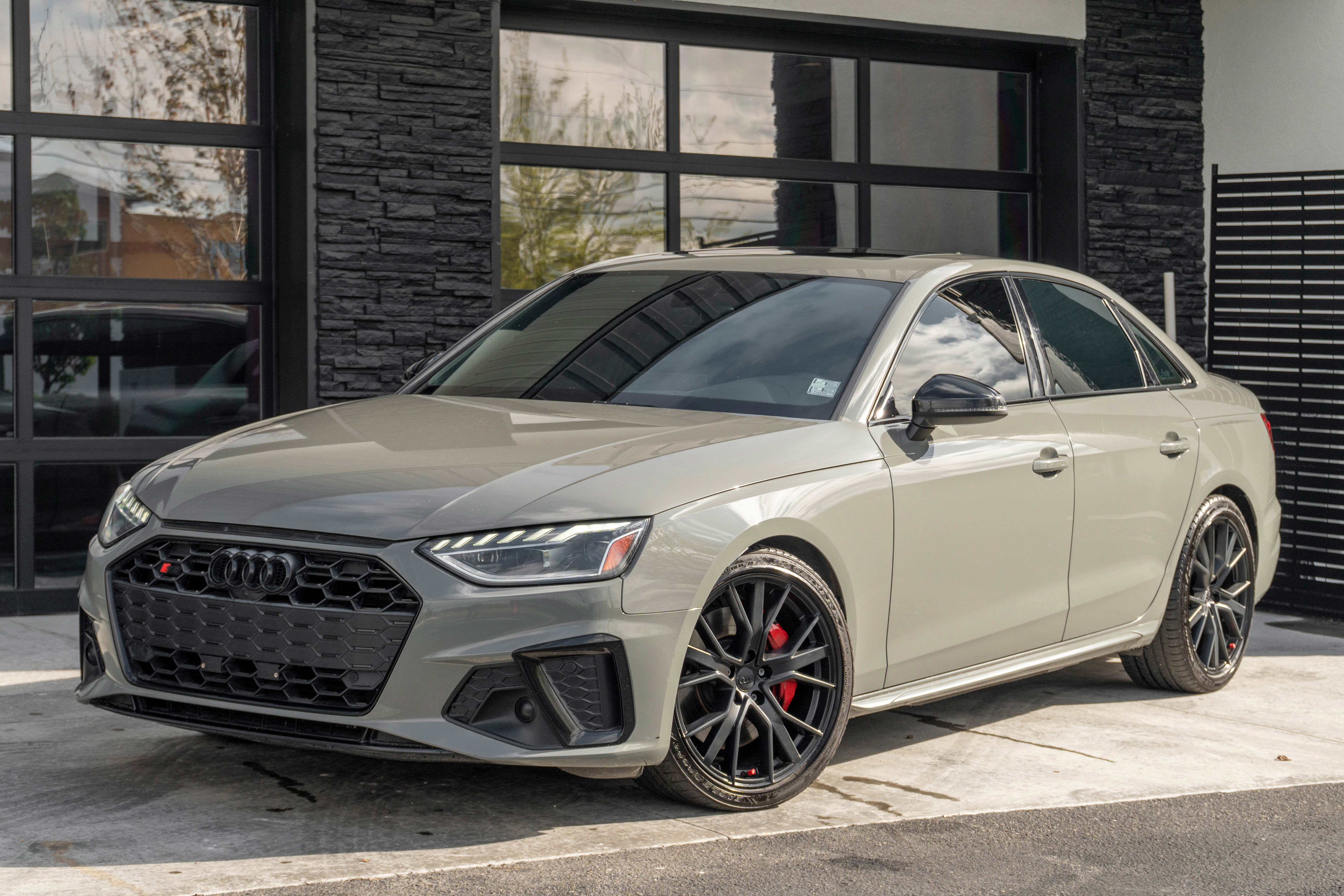 Used 2020 Audi S4 Premium Plus w/ Premium Plus Package image 3