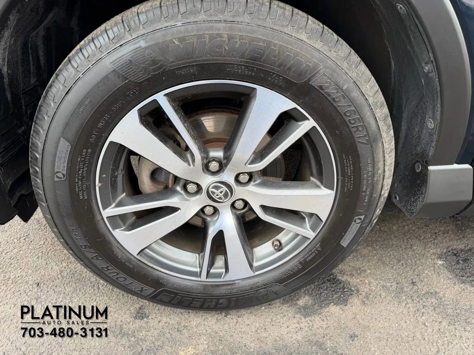 Used 2018 Toyota RAV4 XLE image 20