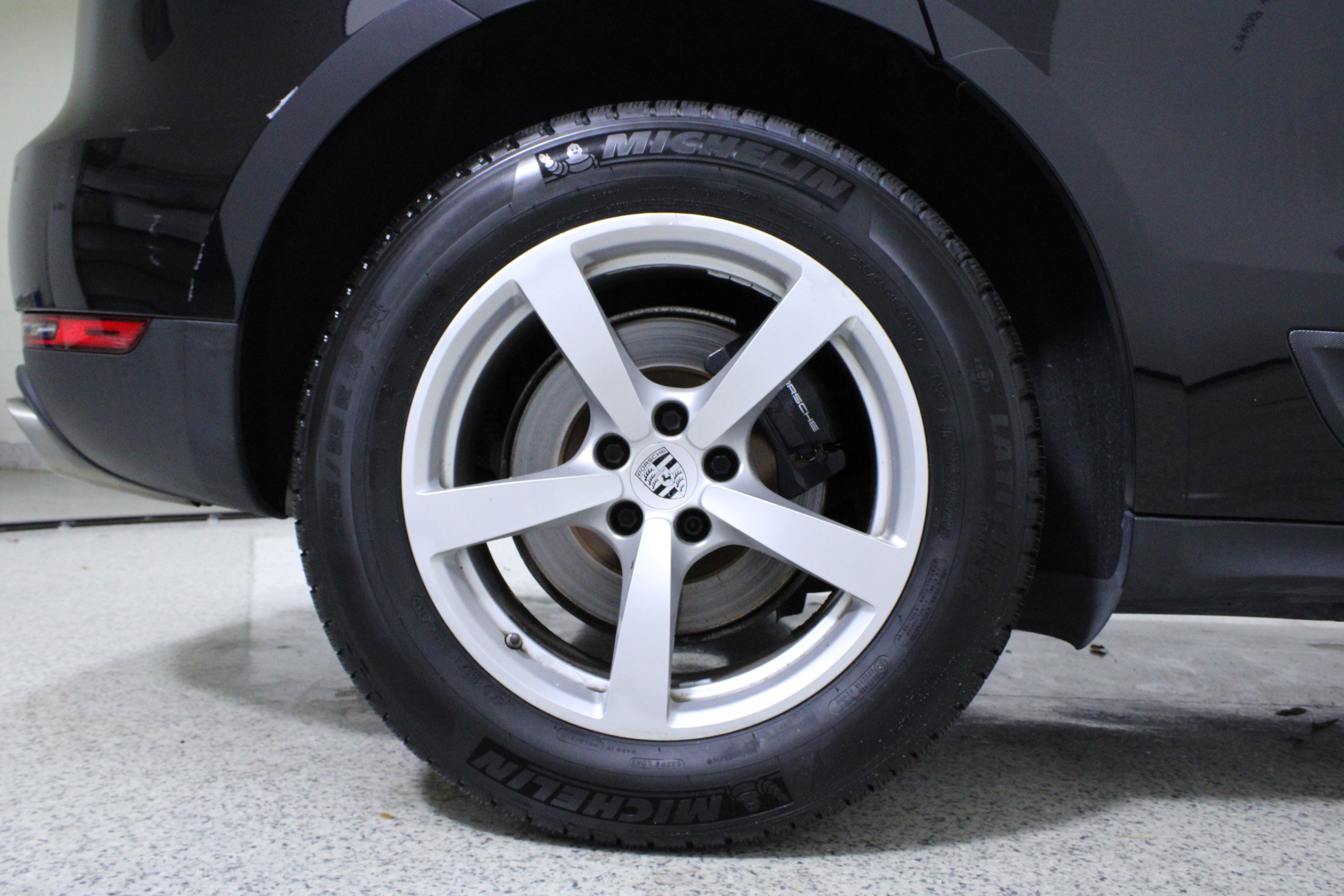 Used 2018 Porsche Macan image 8